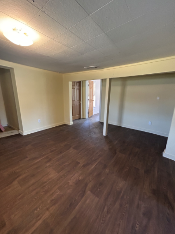 Wolfe City House: 507 S Houston St