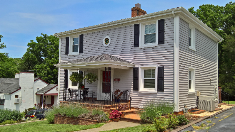Charlottesville House: 911 Blenheim Ave