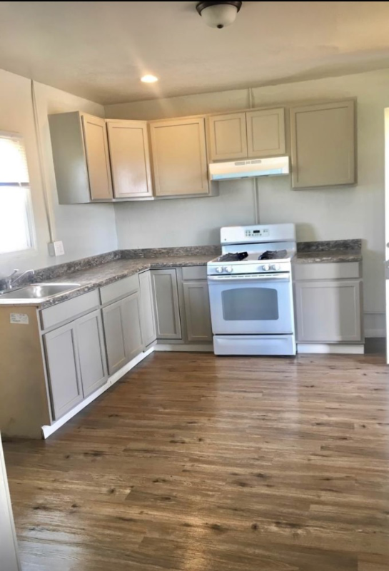 Hanford Multiplex: 11180 S. 10th Ave