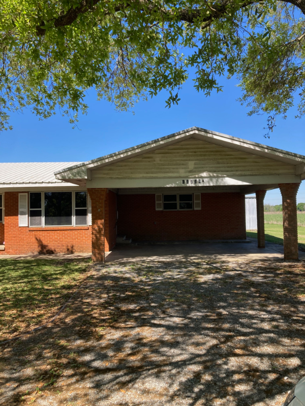Erath House: 13738 LA Hwy 331