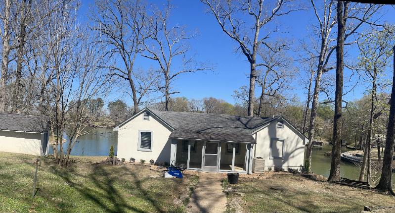 Muscle Shoals House: 110 Pinewood Drive