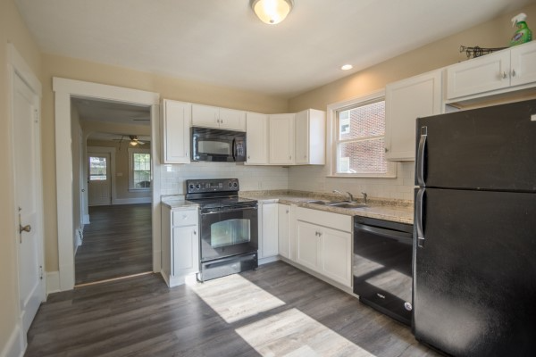 Willoughby Apartment: 4074 Skiff Street