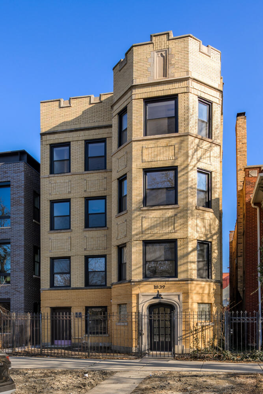 Chicago Apartment: 1839 N Humboldt Blvd