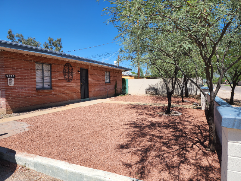 Tucson House: 2525 N Edith Blvd