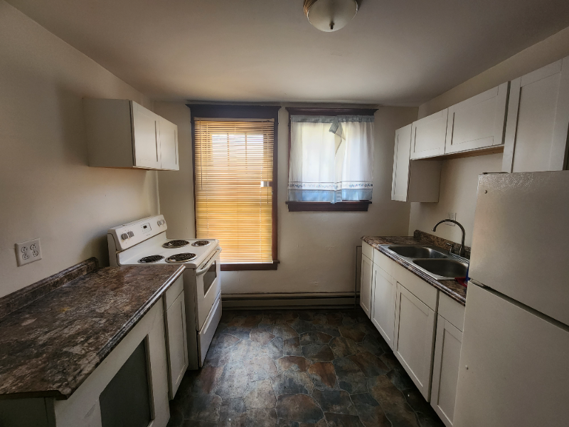 Altoona Apartment: 1915 11th Ave