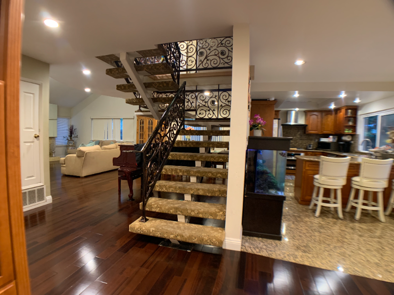 Anaheim House: 3127 W Stonybrook