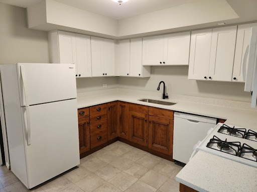 Des Plaines House: 165 Dover Dr