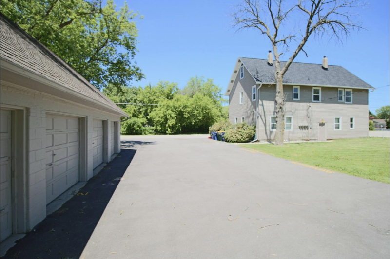Oak Creek Townhome: 4023 E Elm Road