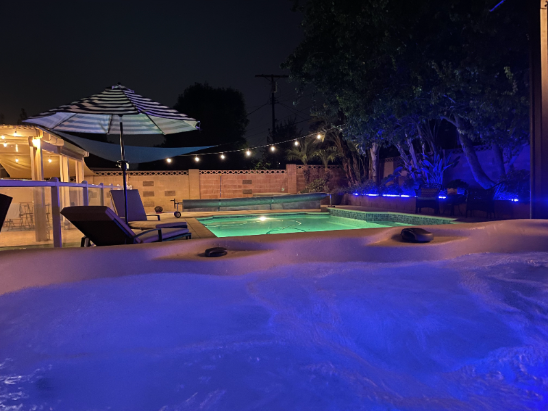 WEST HILLS House: 6627 BIRCHTON AVE