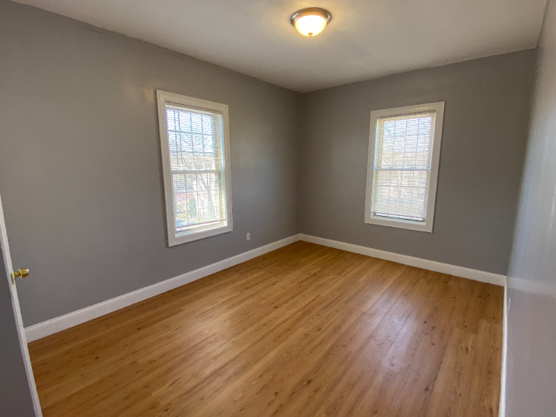 Melrose Apartment: 824 Main St