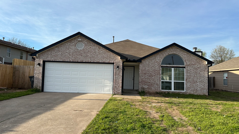 Tulsa House: 1029 E 64th Place
