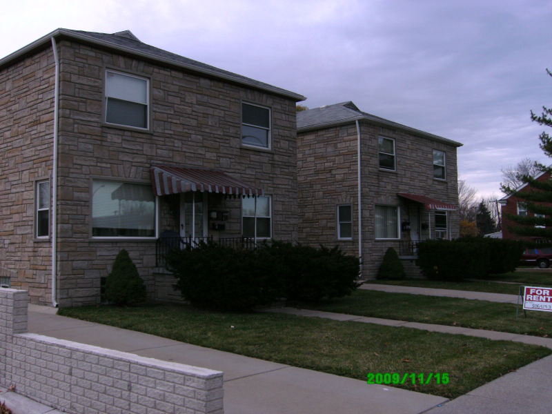 Lincoln Park House: 24930 Outer Drive