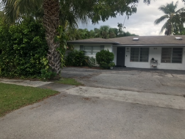 BOCA RATON Multiplex: 113 PALOMINO CIRCLE