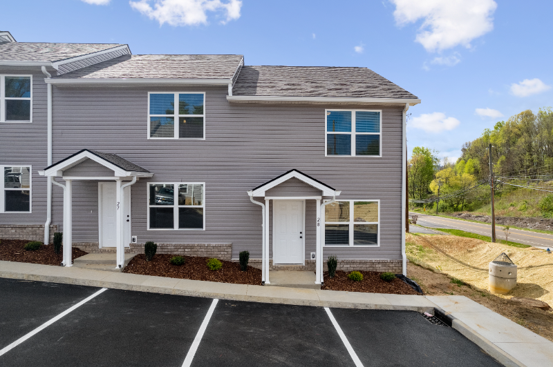 Johnson City Townhome: 2815 S Roan St, Johnson City TN