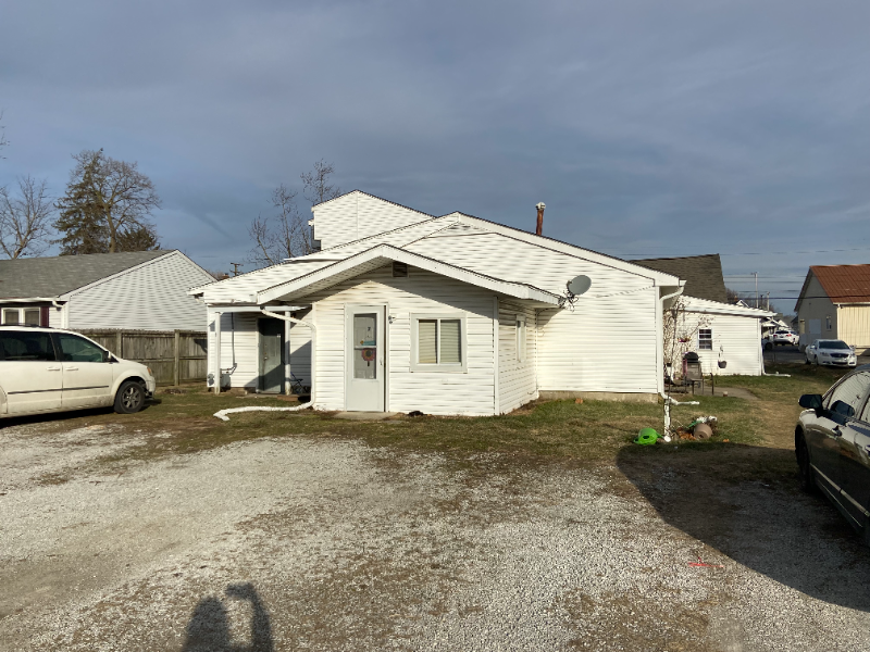 Greenfield House: 906 W South St