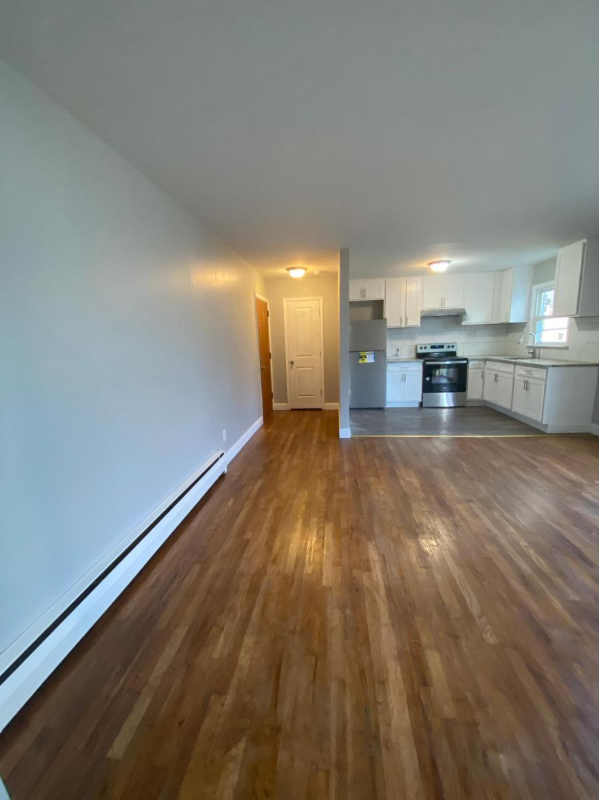 Poughkeepsie Apartment: 96 S Hamilton St