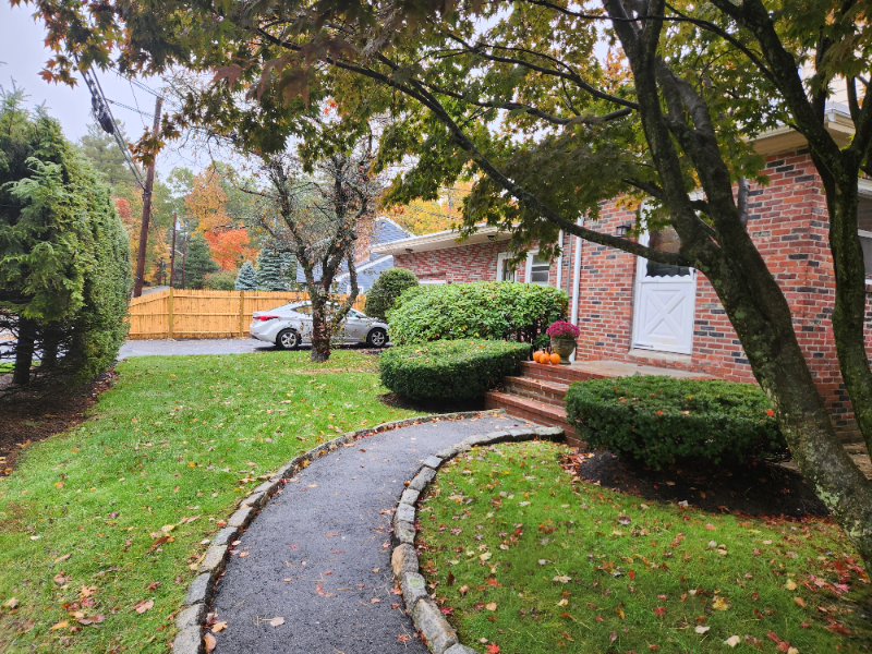 Salem Apartment: 34 Pond Street
