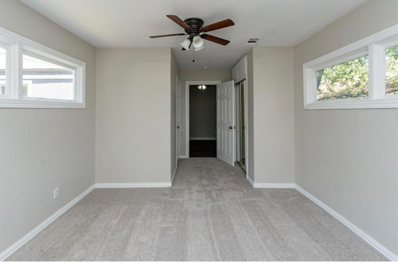 Fort Worth House: 5633 Curzon