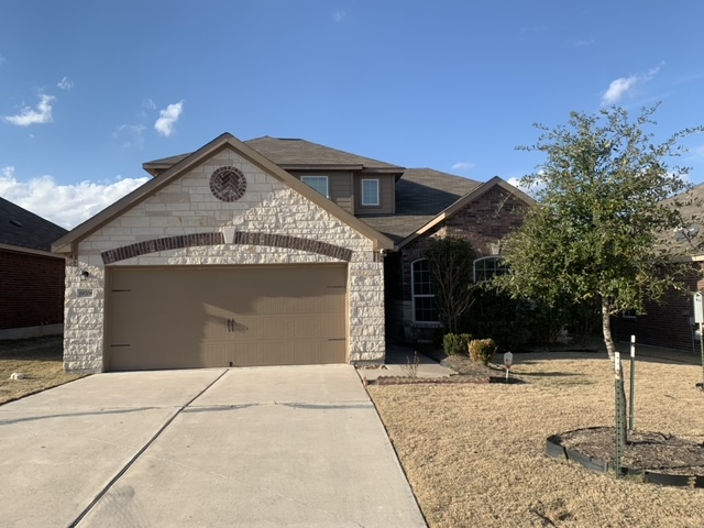 Manor House: 19708 James Manor St