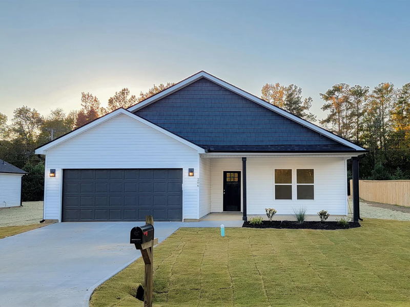 Clinton House: 206 Essex Dr.