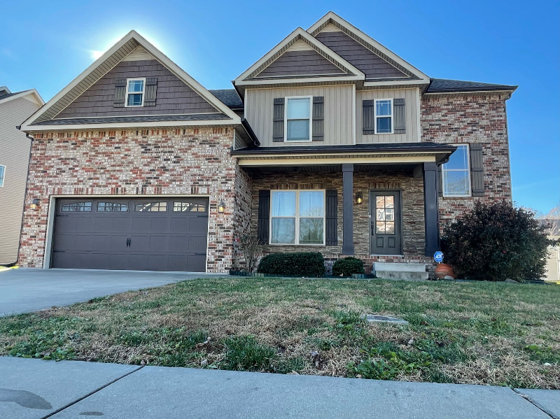 Clarksville House: 660 Richards Dr