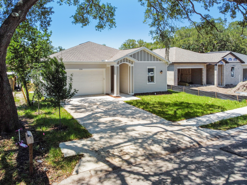 Clearwater House: 1536 Scranton Ave