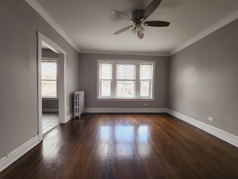 Chicago Apartment: 3114 W 61st St