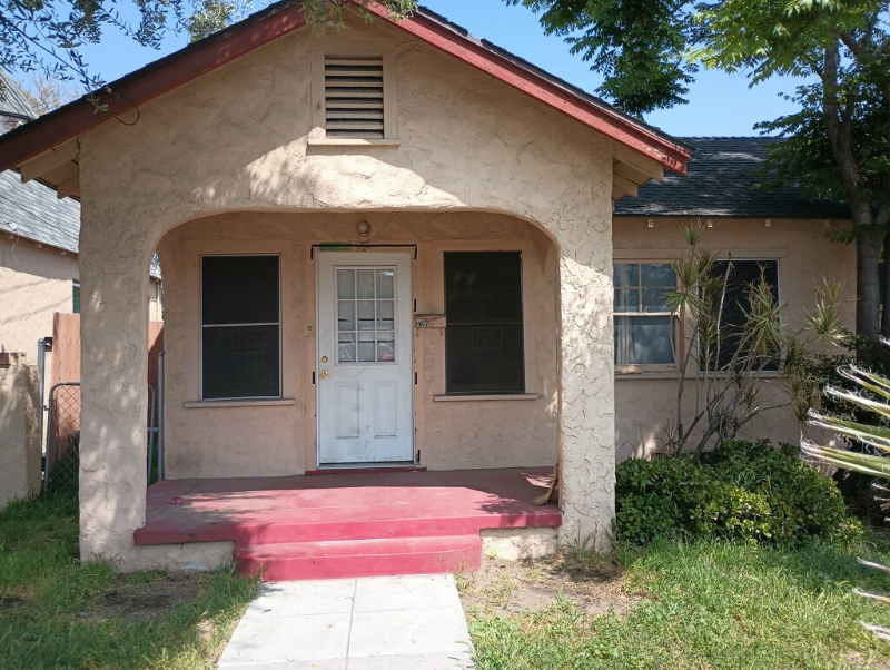 San Bernardino Apartment: 2105 Belle St