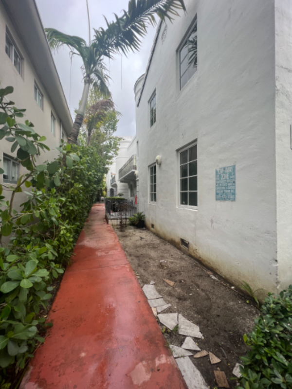 Miami Beach Apartment: 1510 Meridian Ave