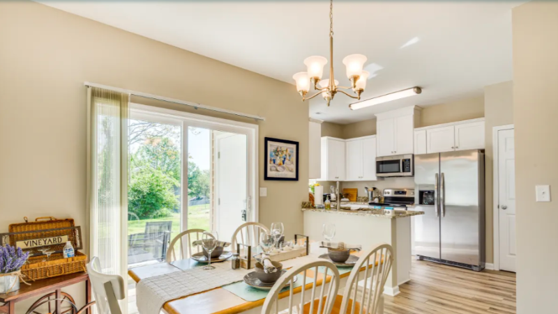 Gastonia House: 704 N. Falls St
