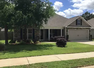 Kathleen House: 312 Loneoak Trail