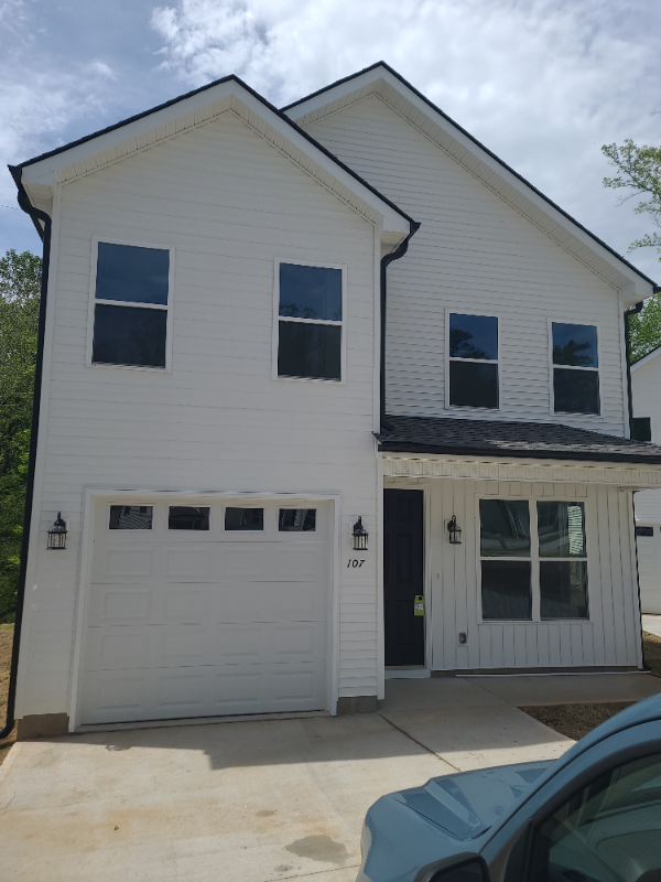 Travelers Rest House: 105 Solis Ct.
