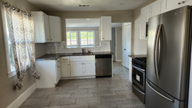 Stockton House: 440 E Arcade St.