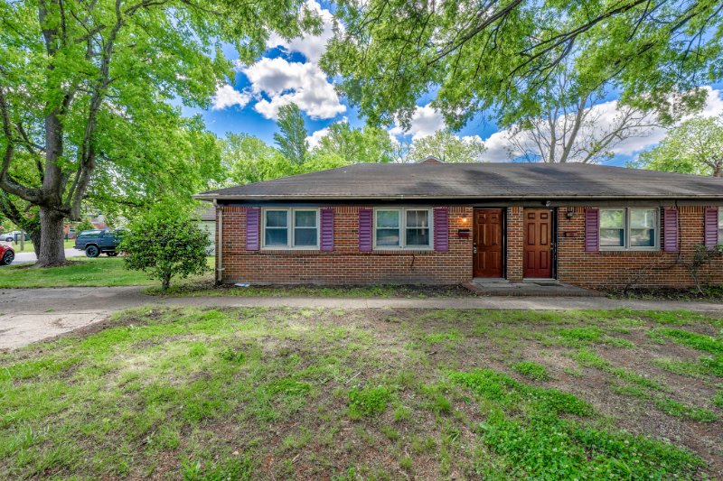 Norfolk House: 8968 Tidewater Dr