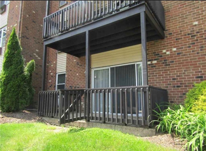 Seymour Condo: 49 Balance Rock Rd