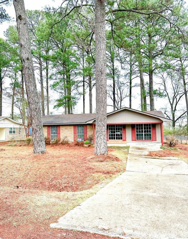 West Monroe House: 302 Paula Dr