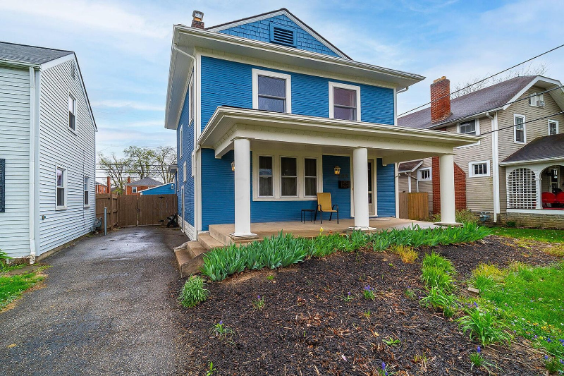 Columbus House: 266 S Roys Ave