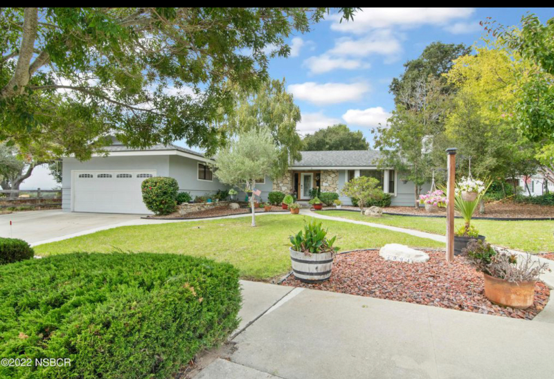 Lompoc House: 3994 Club House Rd