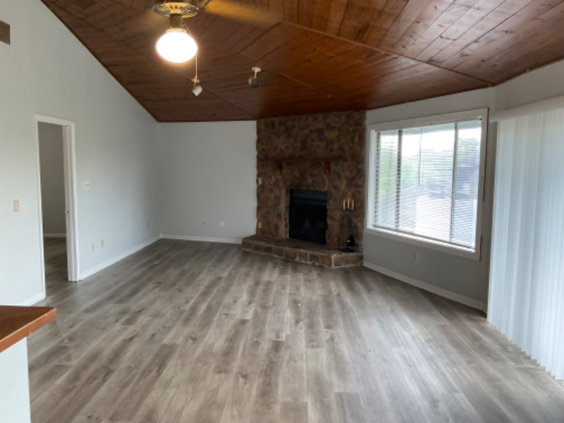 Bristol House: 206 Knoll
