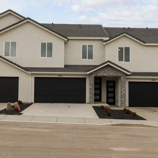 Hurricane Townhome: 2026 W 380 S