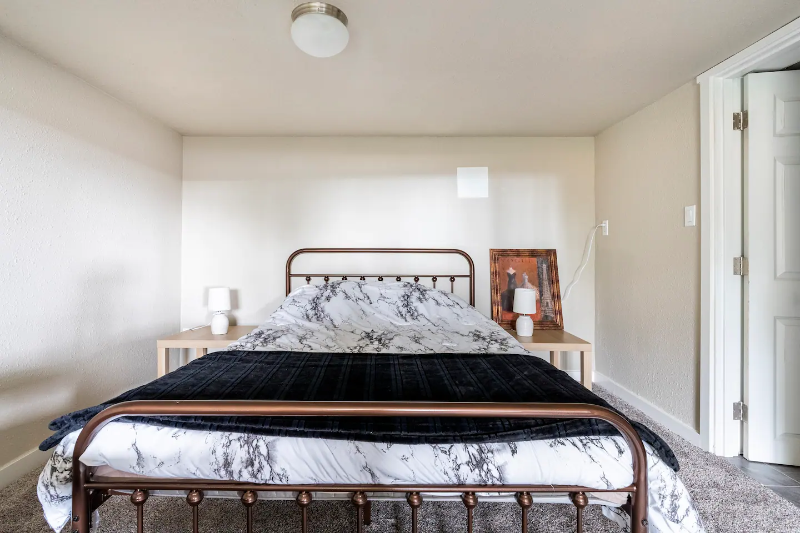 Renton House: 557 Bronson Pl NE