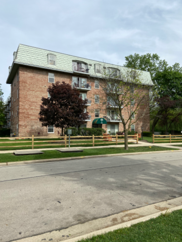 Downers Grove Condo: 5125 Blodgett