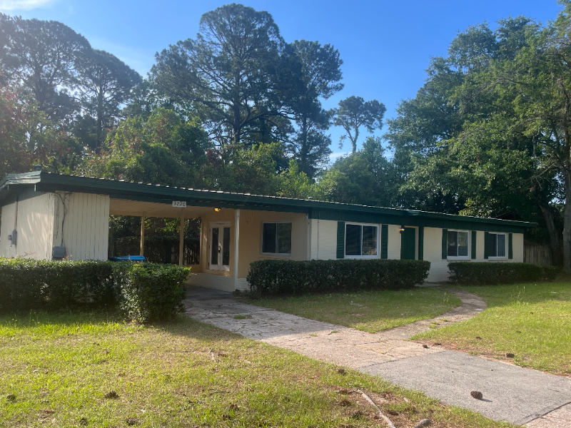 Brunswick House: 3220 Altama Ave