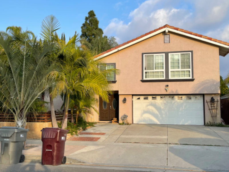 Santa Ana House: 2817 S. Center St.