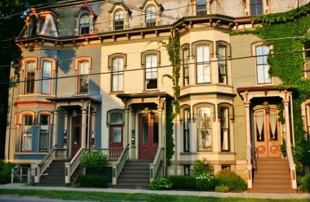 Saratoga Springs House: 156 Circular Street