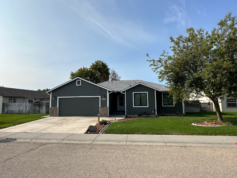 Mountain Home House: 1665 Peregrine Dr