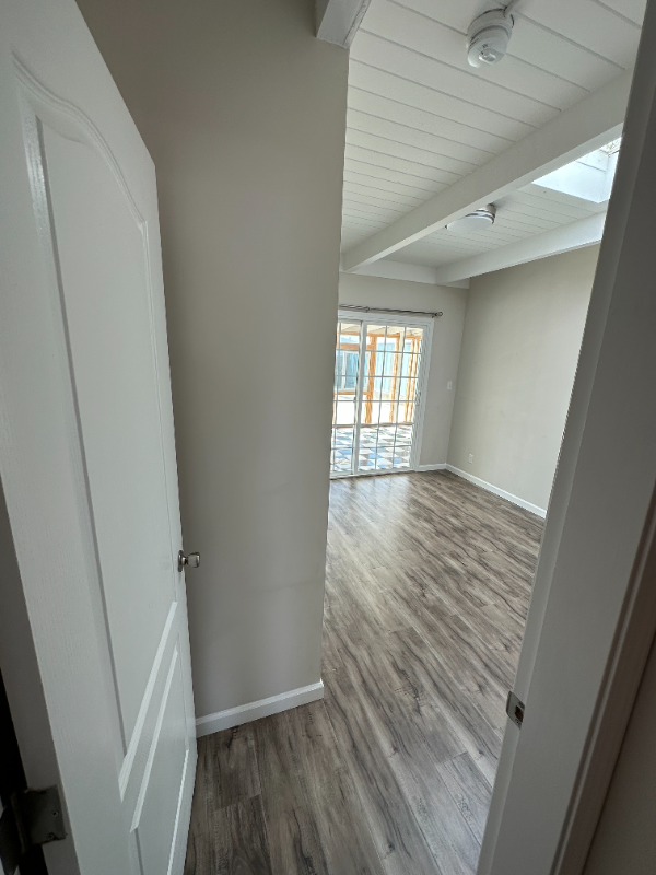 Daly City House: 101 Del Prado