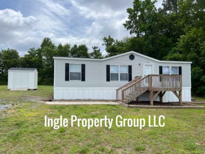Four oaks House: 220 Sandy rd