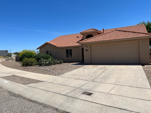 Tucson House: 2550 S Perillo Dr