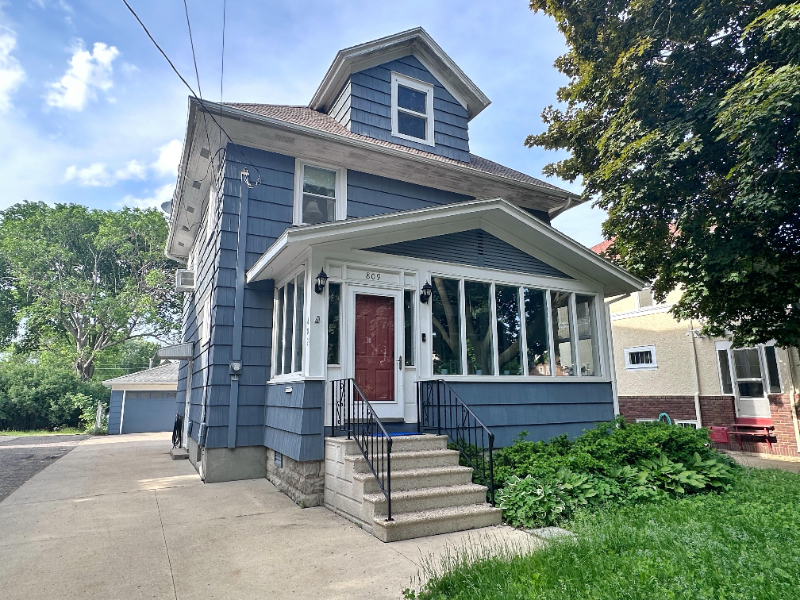 Rochester House: 809 1st Street NW